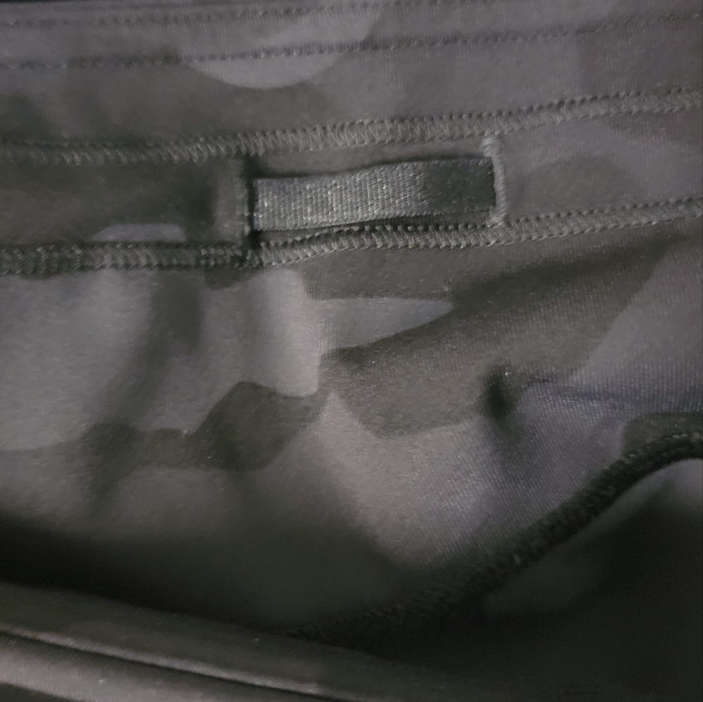 Lululemon Swift Speed Crop 21" Size 4 - image 5